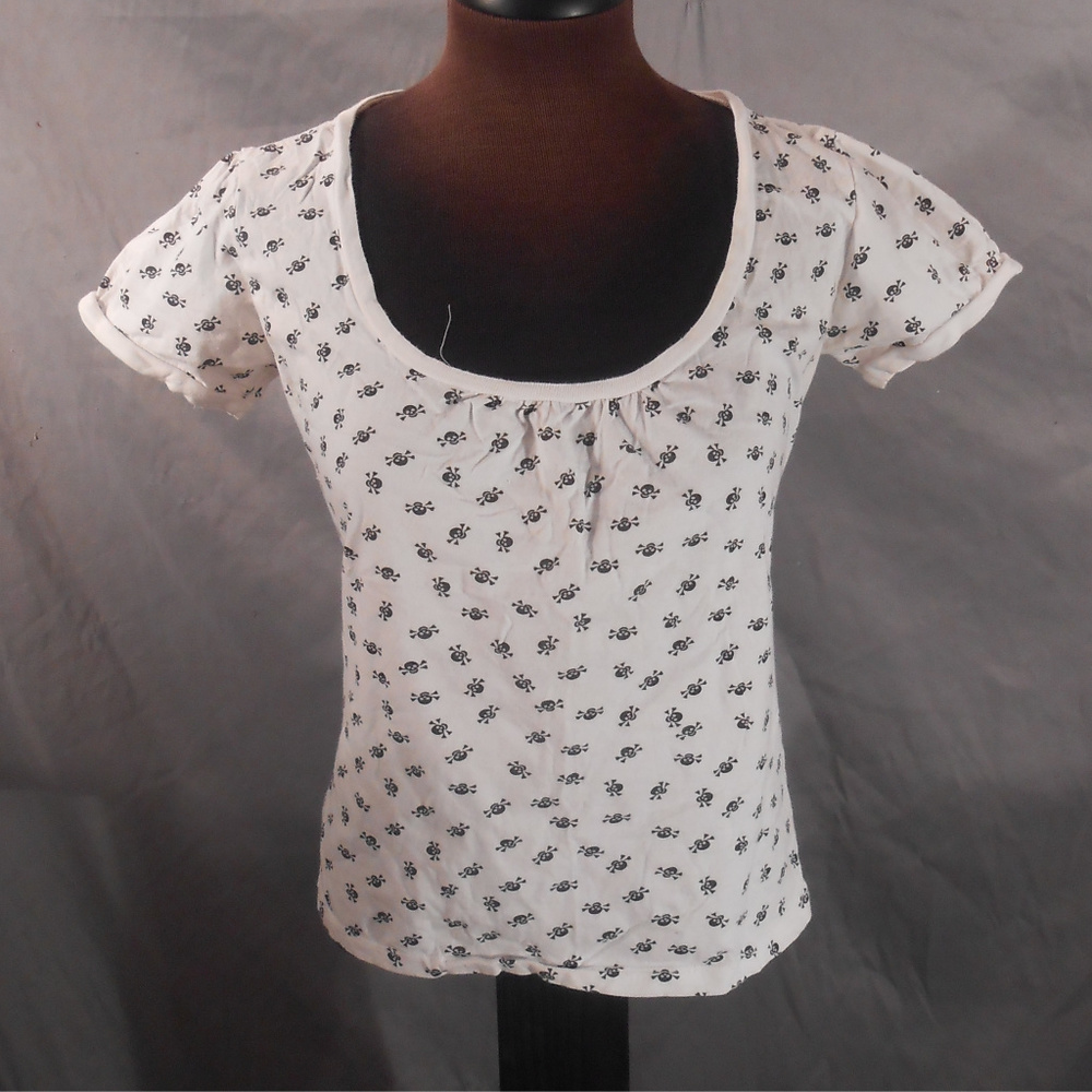 Skull and Crossbones Low cut T-shirt Size XL